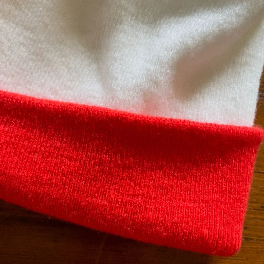 WHERE’S WALDO white and red Pom pom hat - Picture 4 of 8